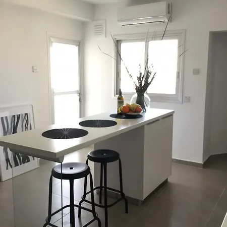 One Διαμέρισμα *